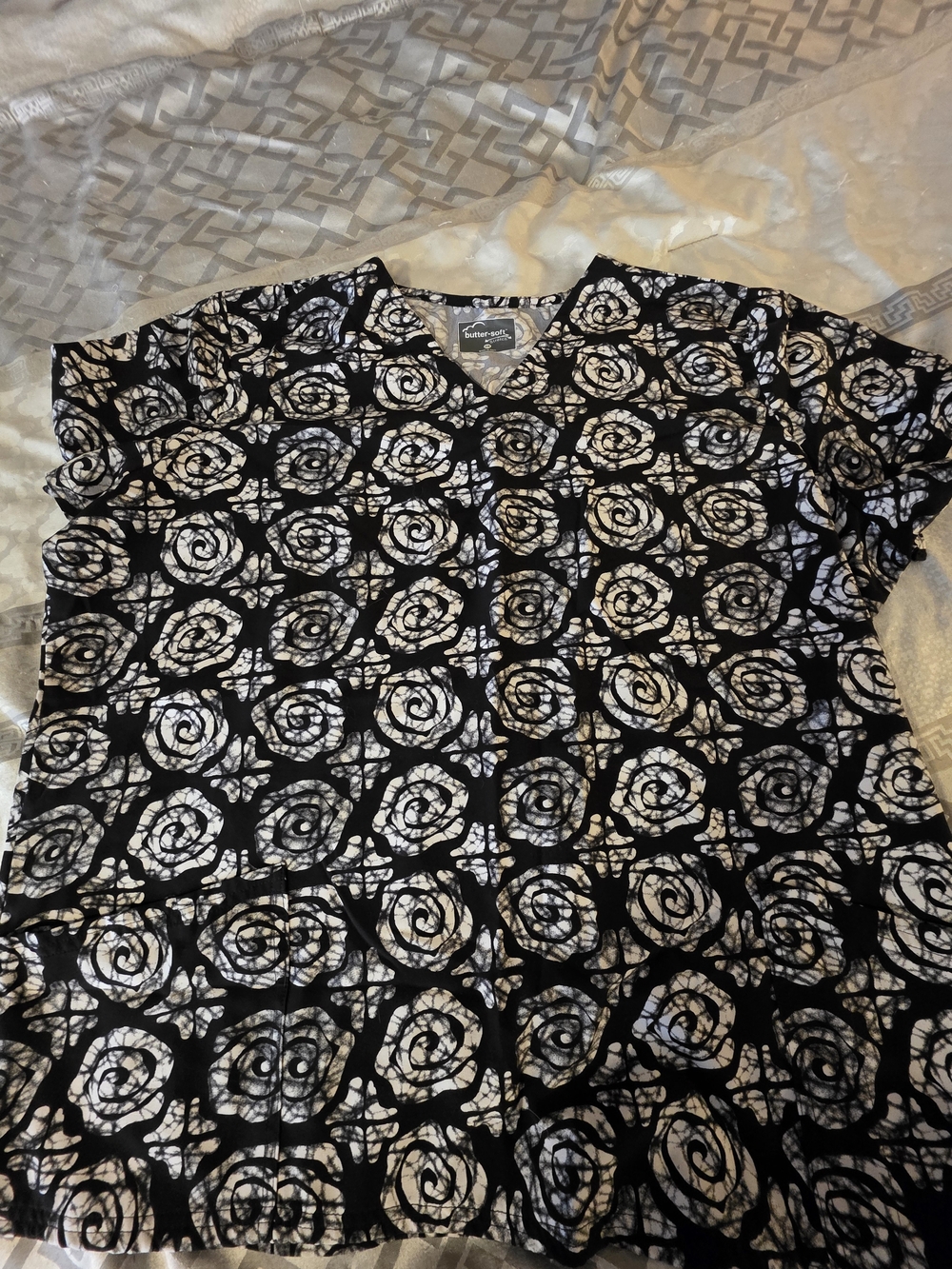 Uniform Advantage Black and White Rose Spiral V-Neck Scrub Top